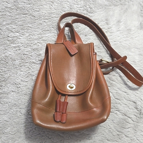 Vintage mini Coach turn lock backpack - Picture 1 of 13